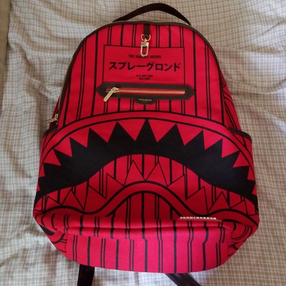 Spraygroung red/black backpack